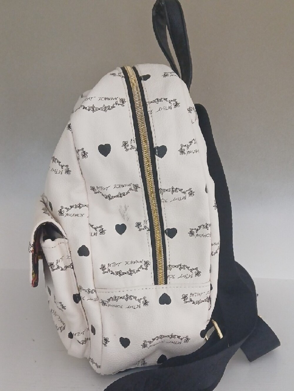 Betsey Johnson White Mini Backpack with Black Heart Print - Picture 3 of 8